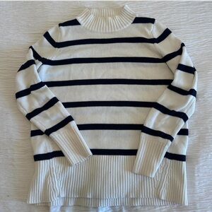 Gap Striped Navy and White Women's Sweater